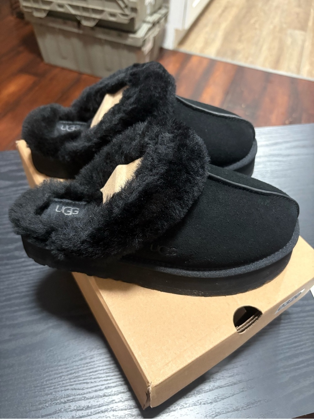 UGG Black Disquette Size 8